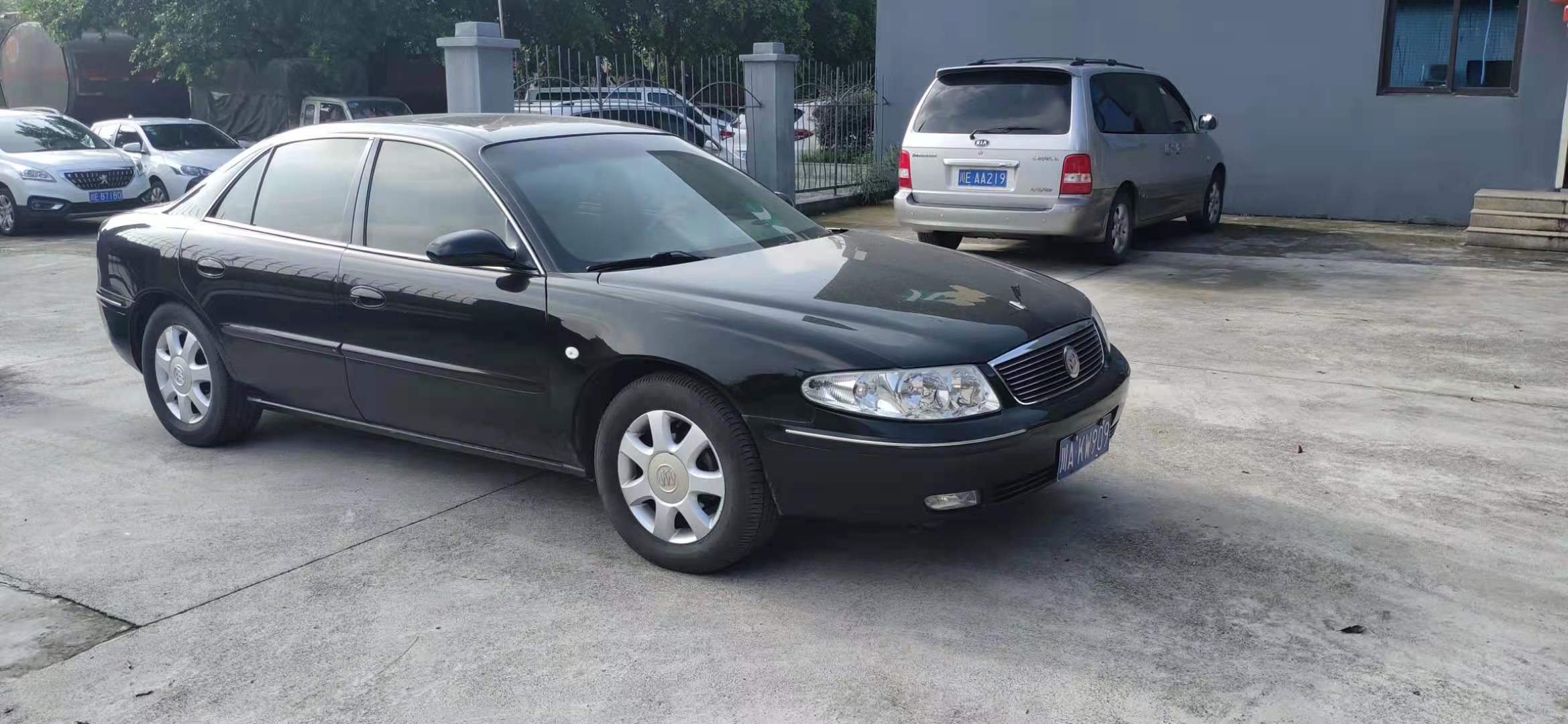 福克斯、上海別克機(jī)車拍賣