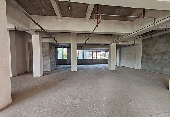 江陽區(qū)況場(chǎng)鎮(zhèn)（佳鴻首創(chuàng)銘都）營業(yè)房和車位整體拍賣